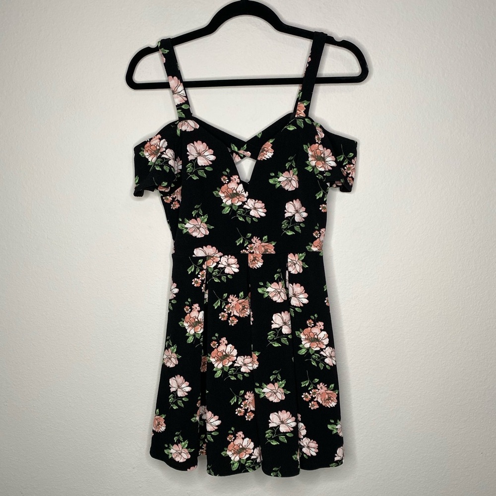 Mine Black Floral Cold Shoulder Skater Dress Sz M